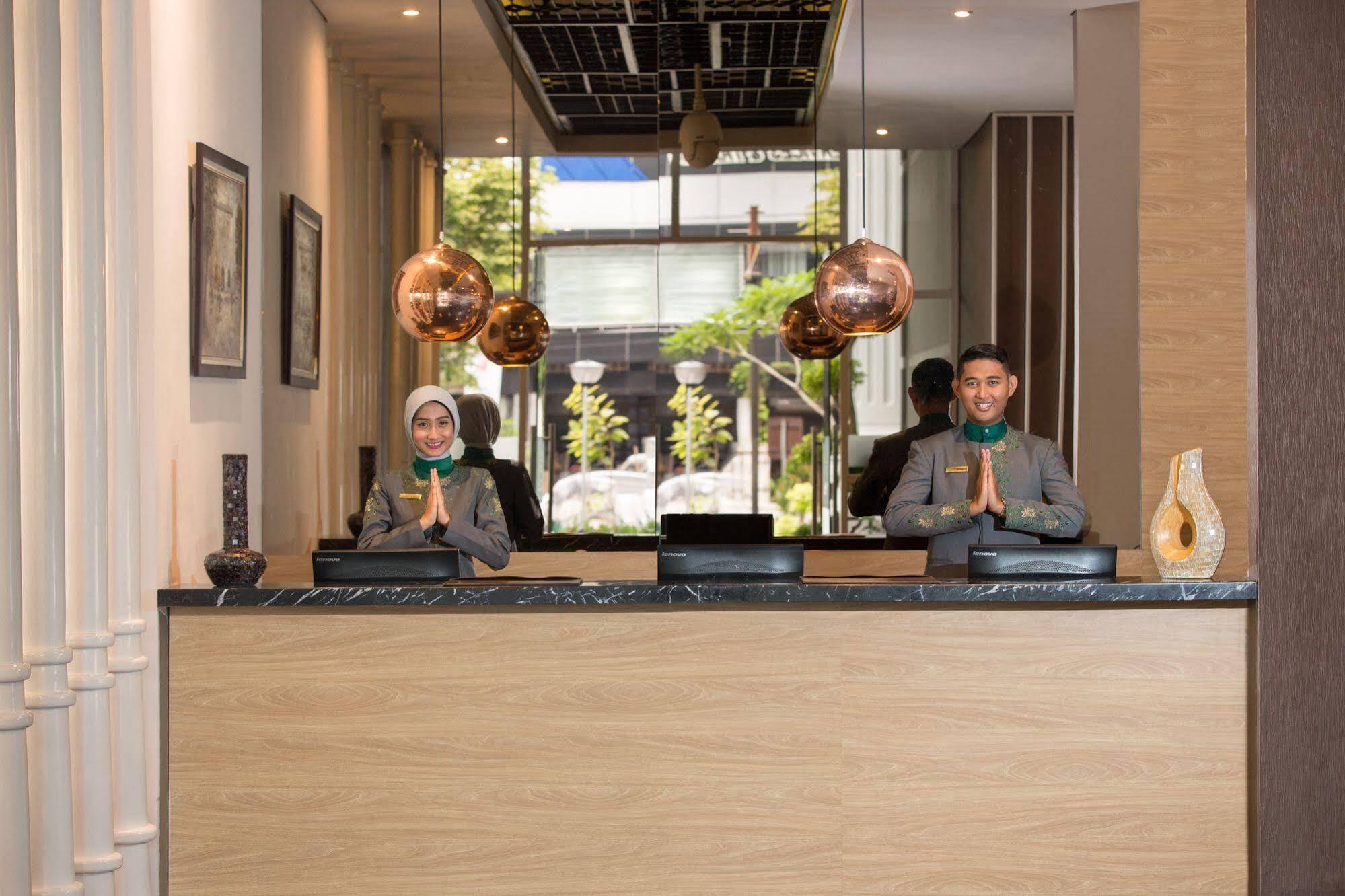 Khas Tugu Hotel Γιογκιακάρτα Εξωτερικό φωτογραφία