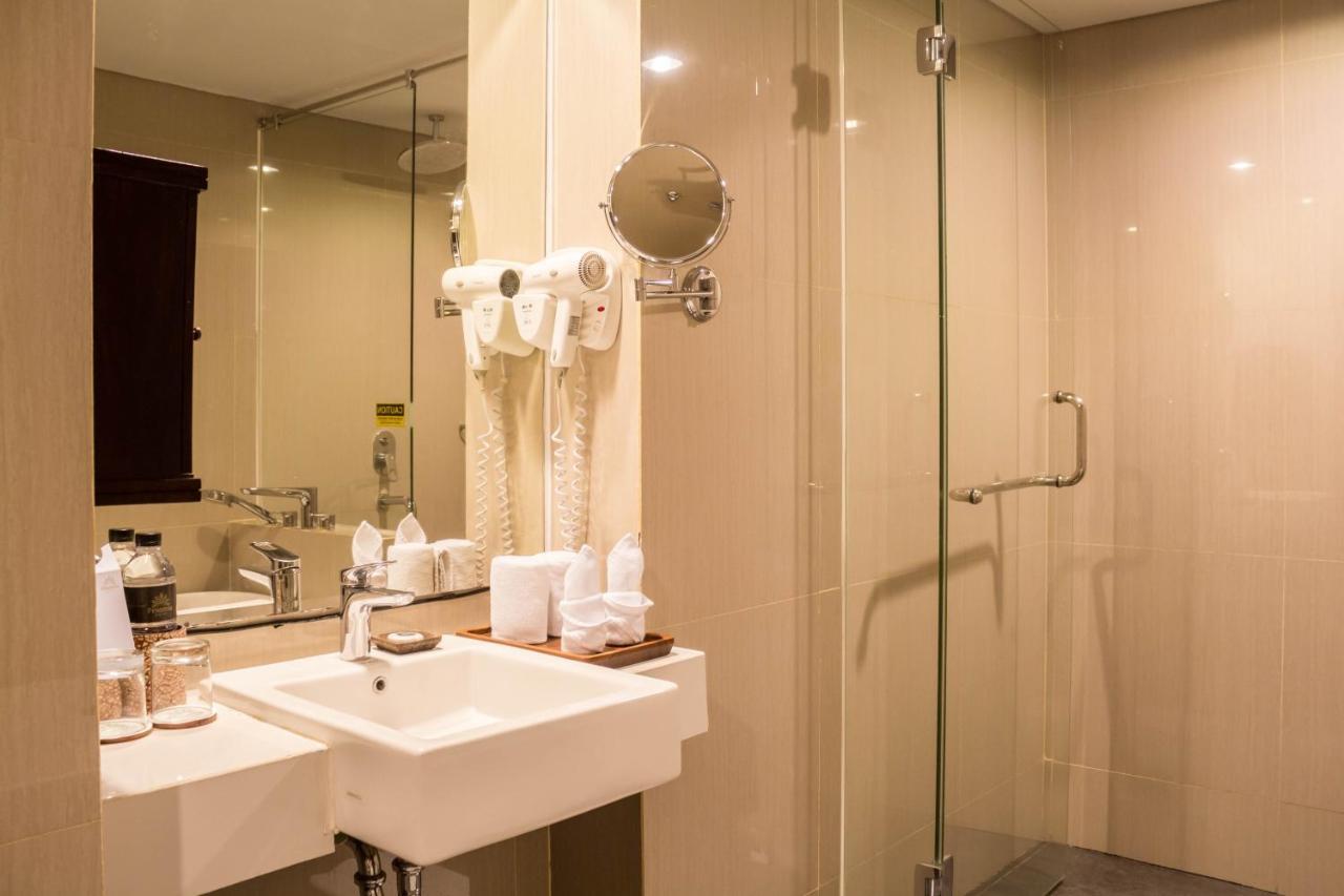Khas Tugu Hotel Γιογκιακάρτα Εξωτερικό φωτογραφία