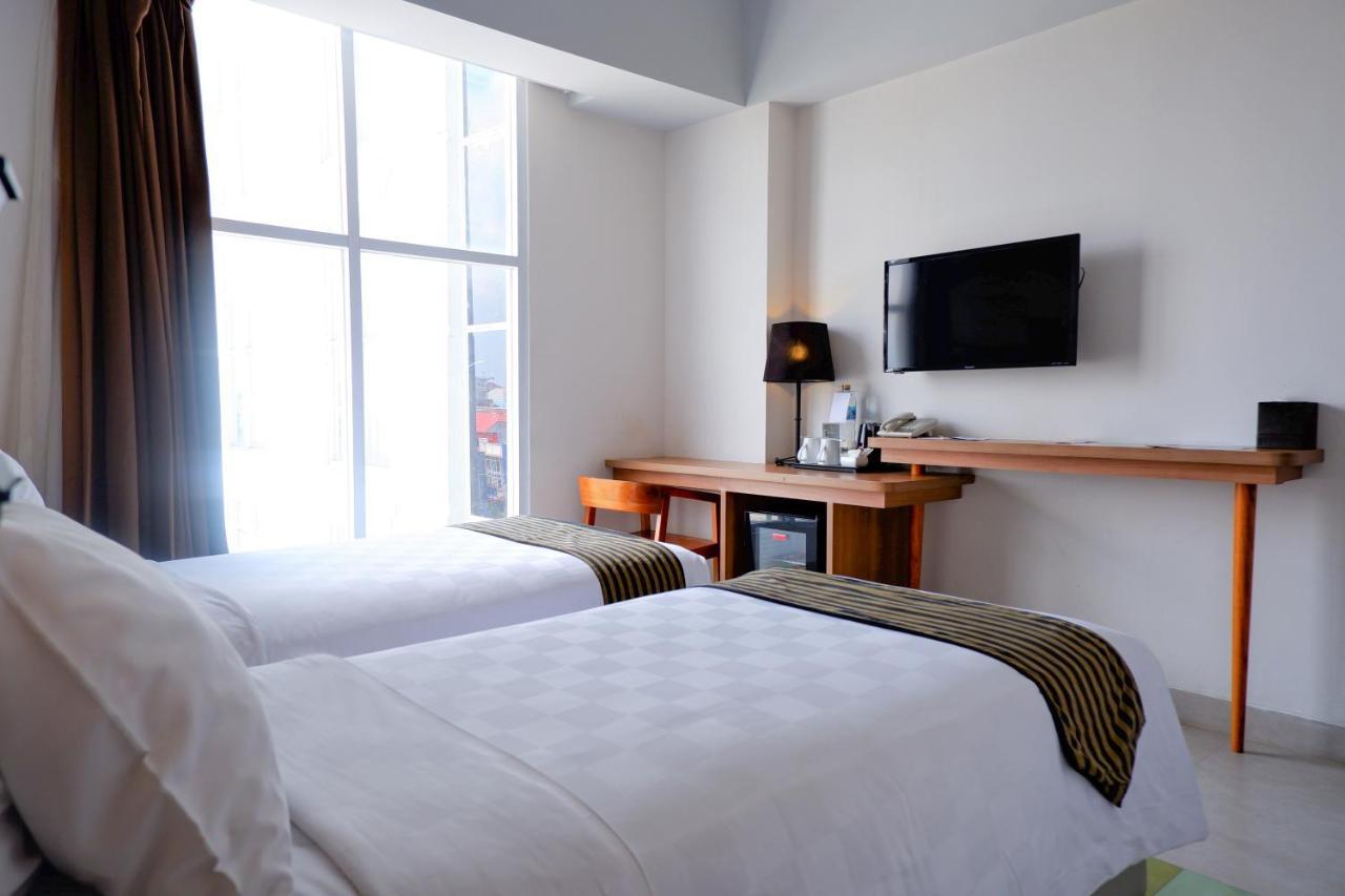Khas Tugu Hotel Γιογκιακάρτα Εξωτερικό φωτογραφία