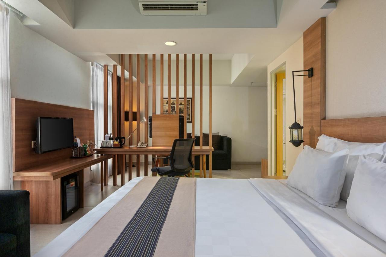 Khas Tugu Hotel Γιογκιακάρτα Εξωτερικό φωτογραφία