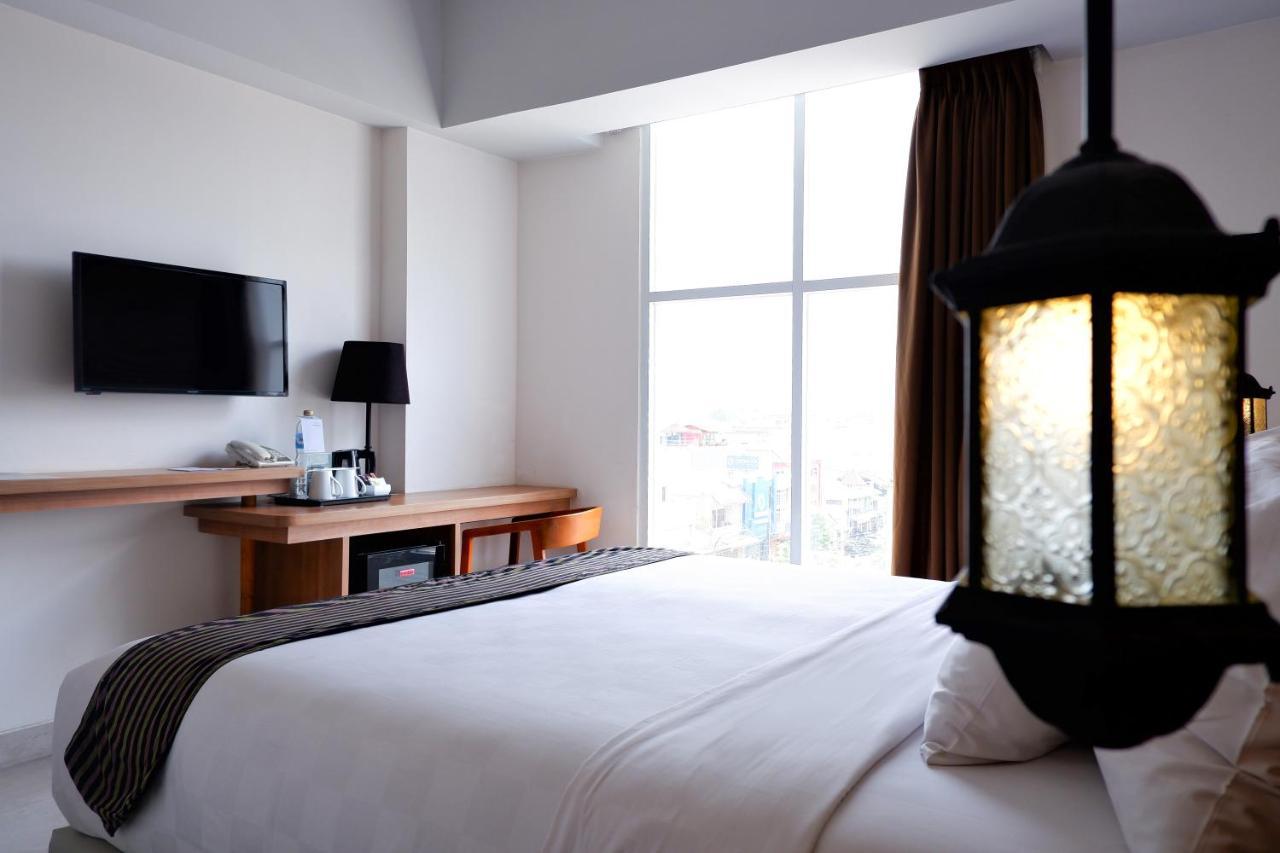 Khas Tugu Hotel Γιογκιακάρτα Εξωτερικό φωτογραφία